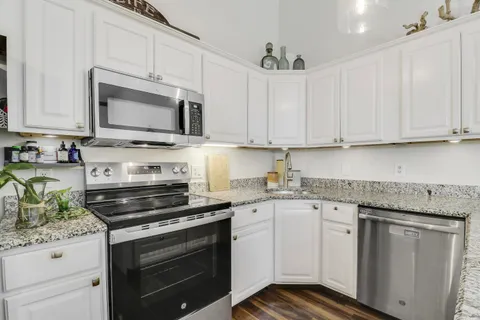 $404,000 | 5469 Eagle Lake Drive, Palm Beach Gardens, FL 33418