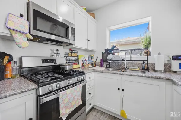 $300,000 | Undisclosed Address, Bakersfield, CA 93307