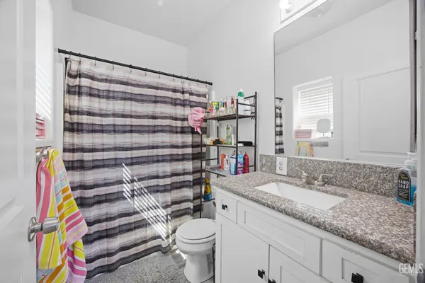 $300,000 | Undisclosed Address, Bakersfield, CA 93307