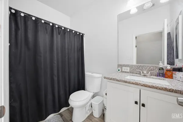 $300,000 | Undisclosed Address, Bakersfield, CA 93307