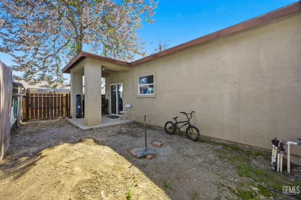 $300,000 | Undisclosed Address, Bakersfield, CA 93307