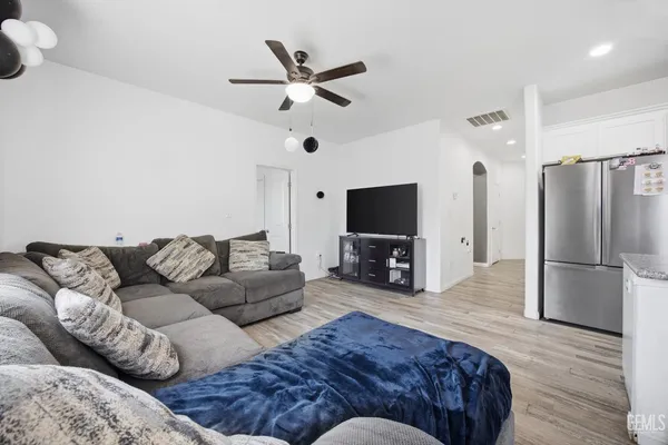 $300,000 | Undisclosed Address, Bakersfield, CA 93307