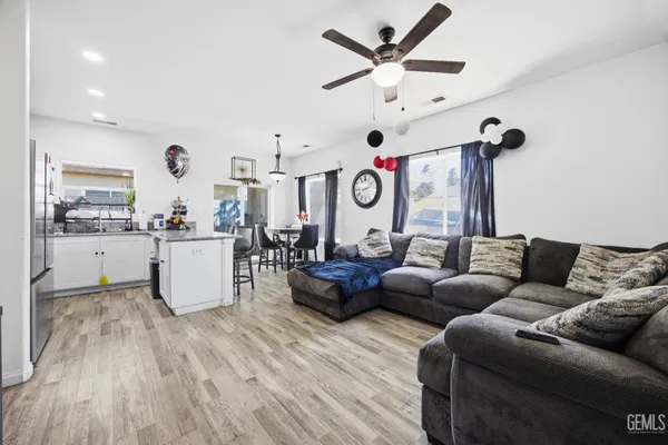 $300,000 | Undisclosed Address, Bakersfield, CA 93307