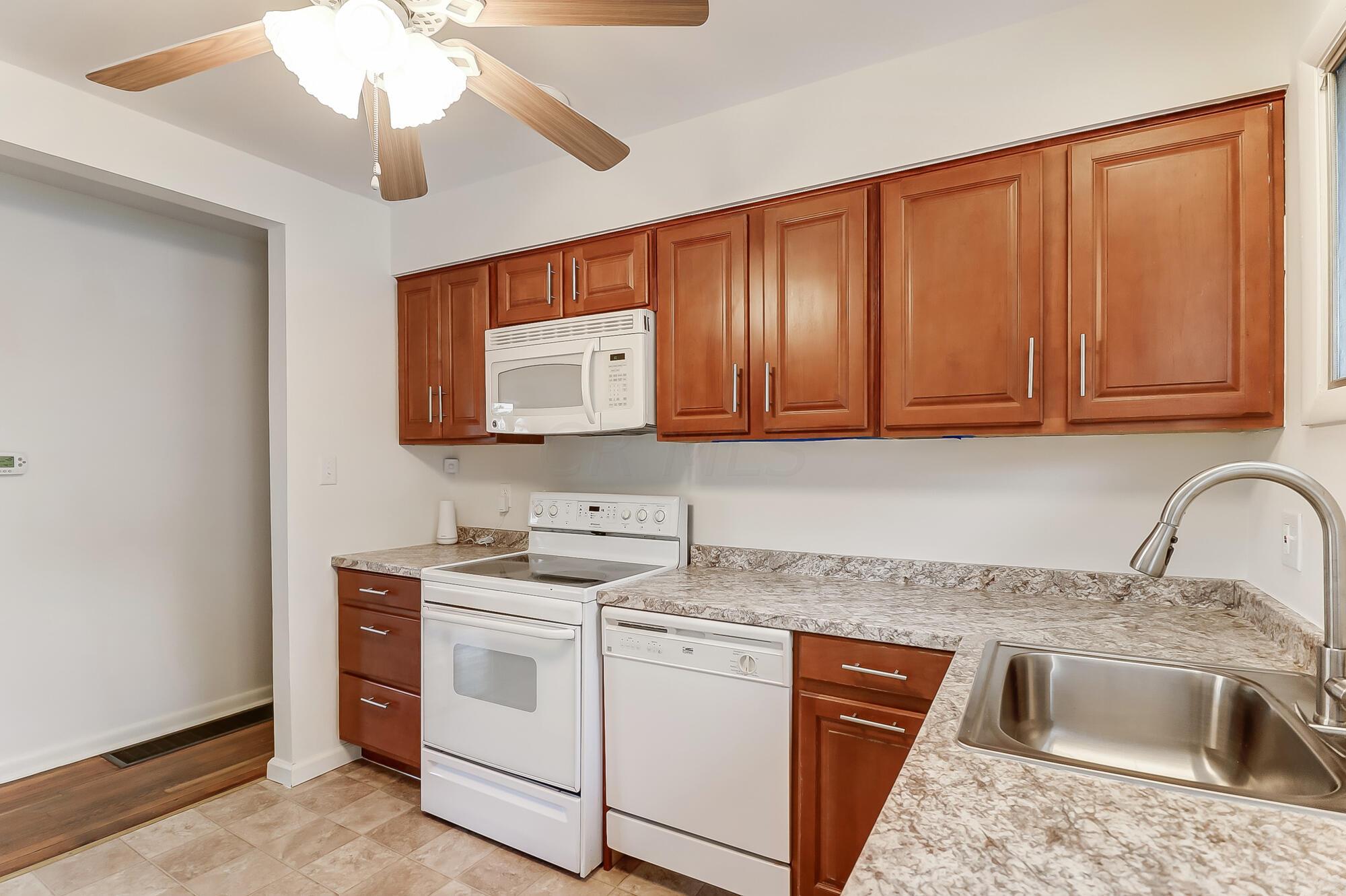 843 Demorest Road Columbus, OH 43204 - Photo 9 of 27 Kitchen