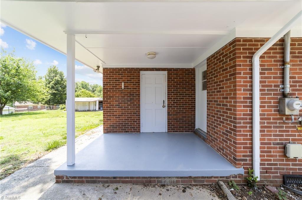 2507 Fontaine Road Greensboro, NC 27407 - Photo 23 of 34 Covered porch.