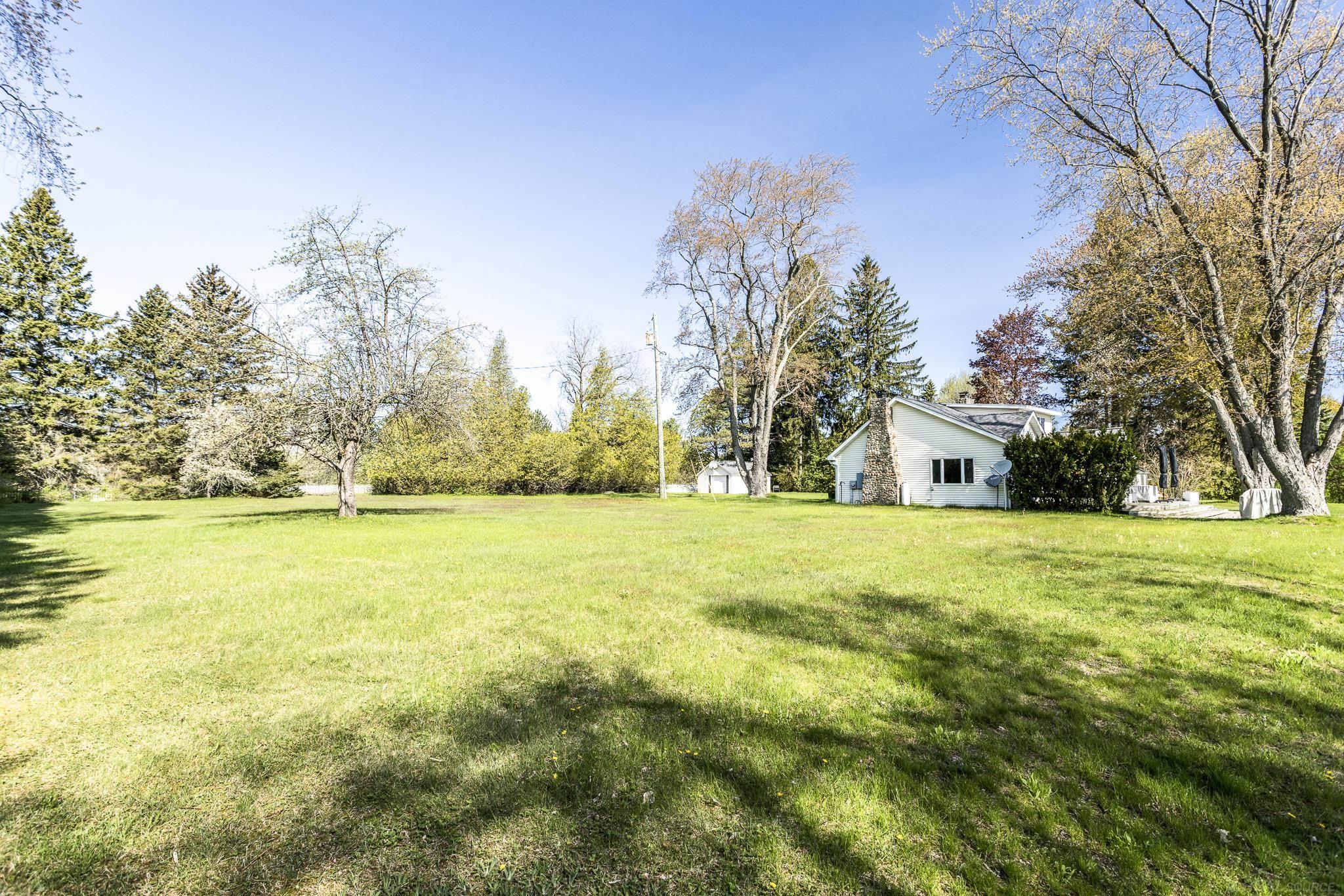5966 Lakeshore Road Palms, MI 48465 - Photo 7 of 40 50109322-6.JPG