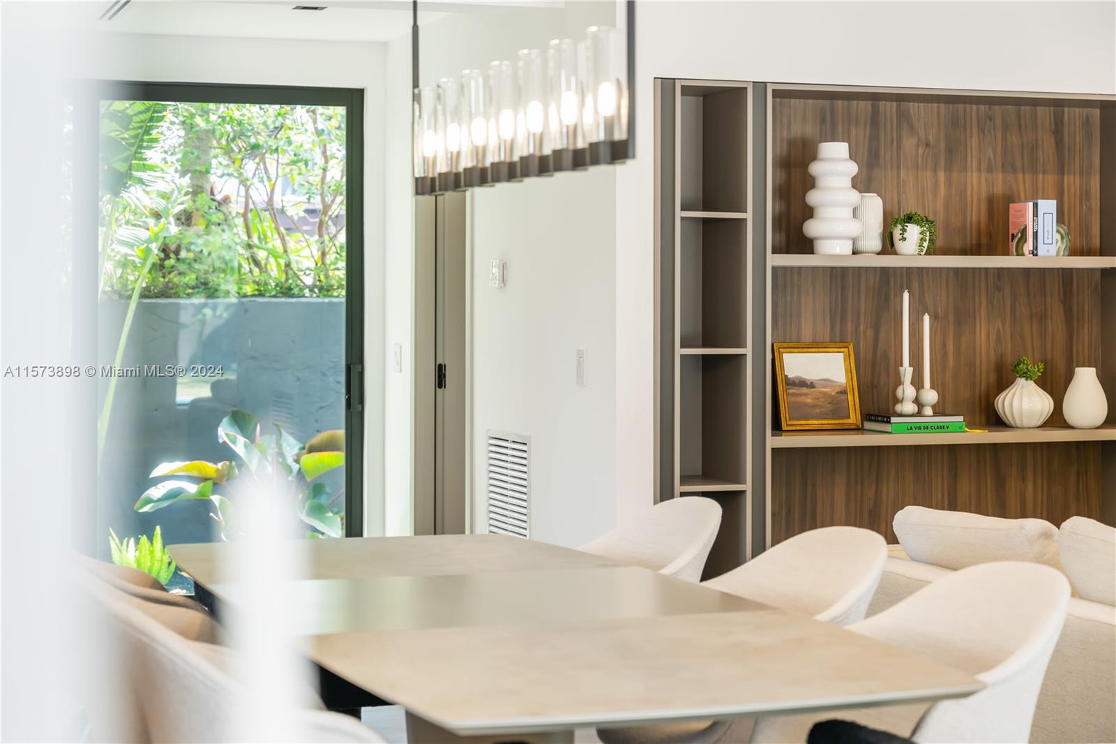 545 Southwest 29th Road Miami, FL 33129 - Photo 18 of 57