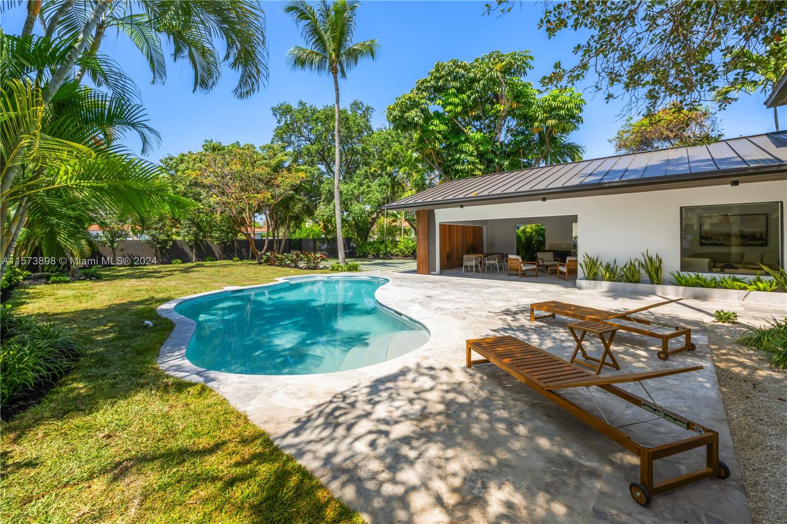 545 Southwest 29th Road Miami, FL 33129 - Photo 47 of 57