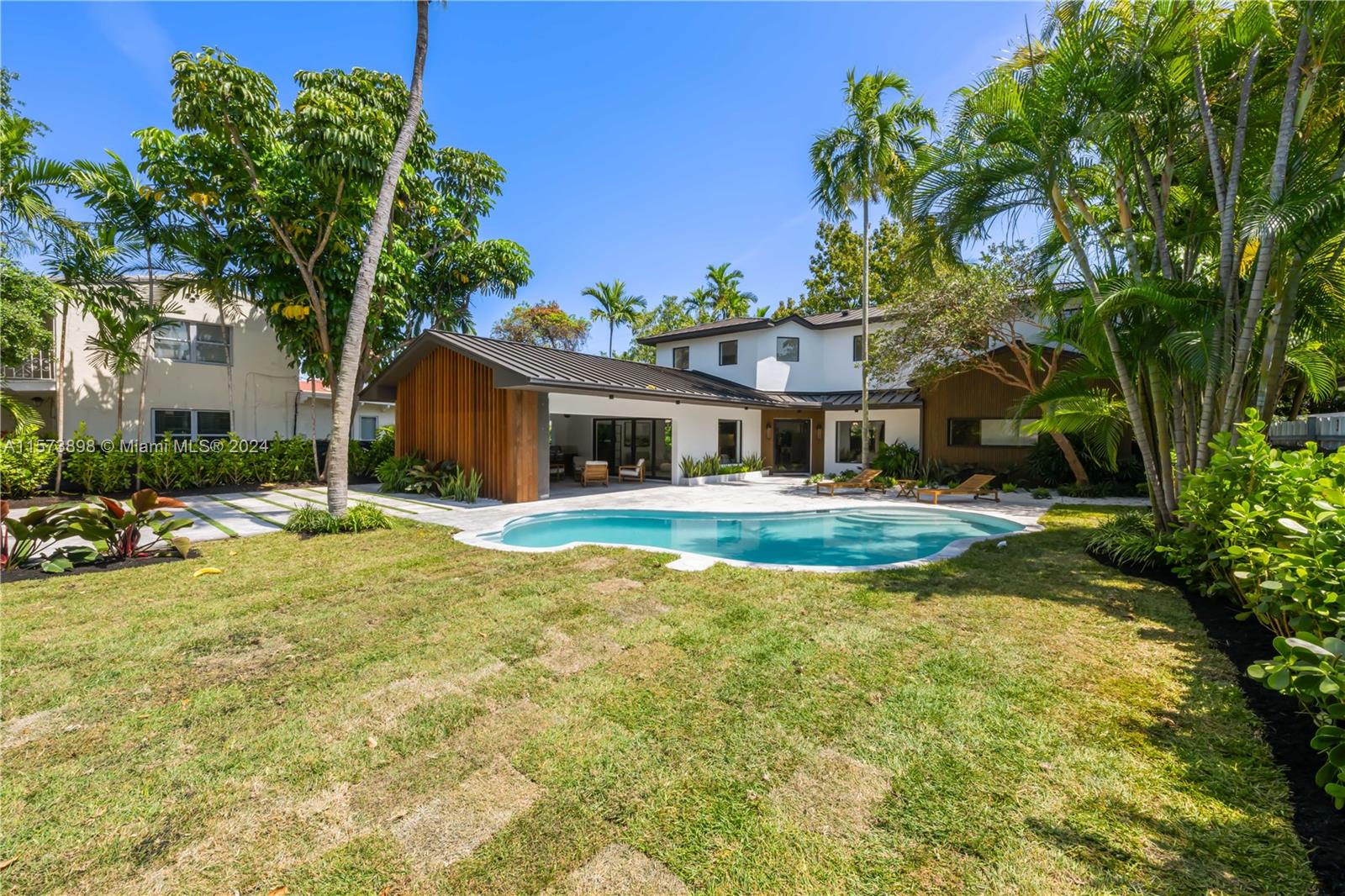 545 Southwest 29th Road Miami, FL 33129 - Photo 50 of 57