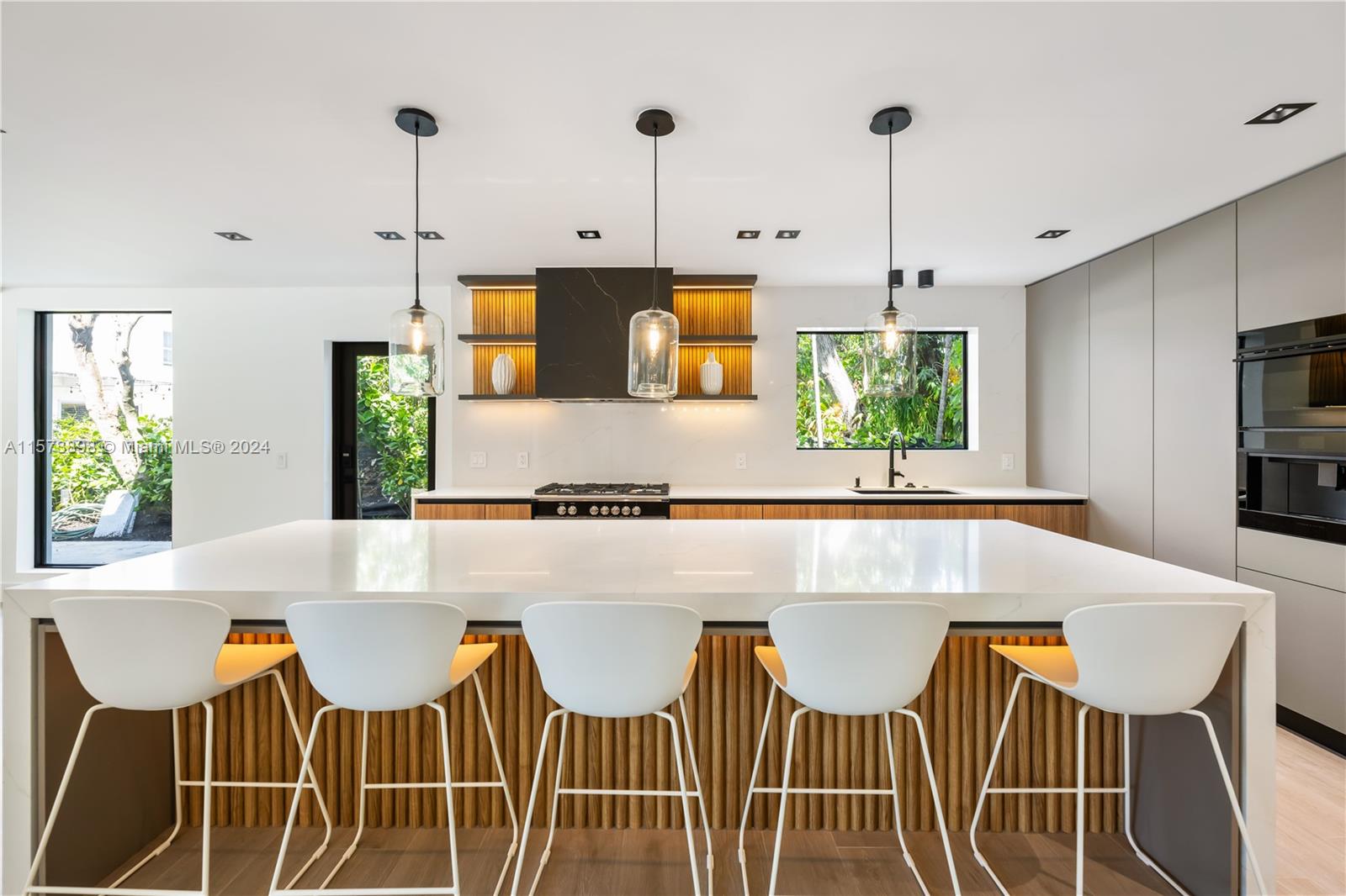 545 Southwest 29th Road Miami, FL 33129 - Photo 9 of 57