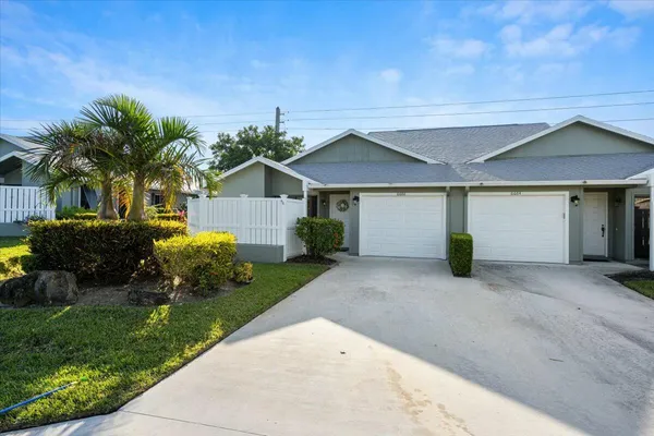 $308,500 | 6686 Southeast Yorktown Drive, Hobe Sound, FL 33455