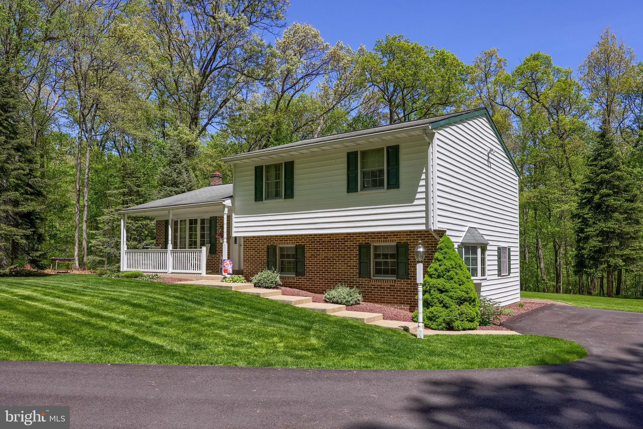 205 Acorn Lane Lititz, PA 17543 - Photo 4 of 66 Gallery Image 4
