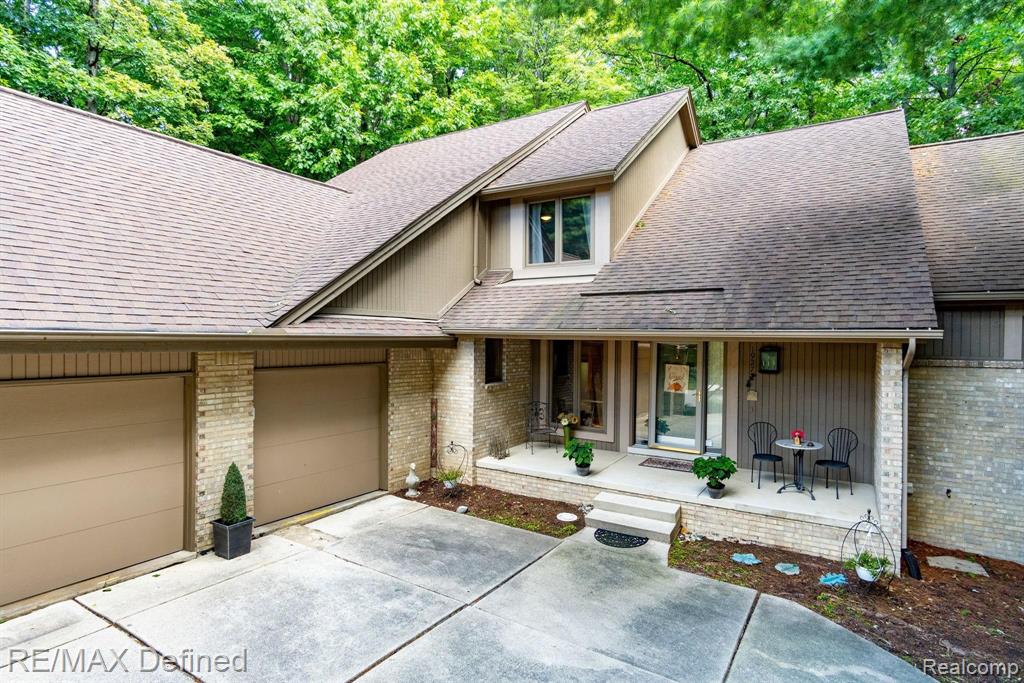 1927 Brookfield Road Rochester Hills, MI 48306 - Photo 2 of 62