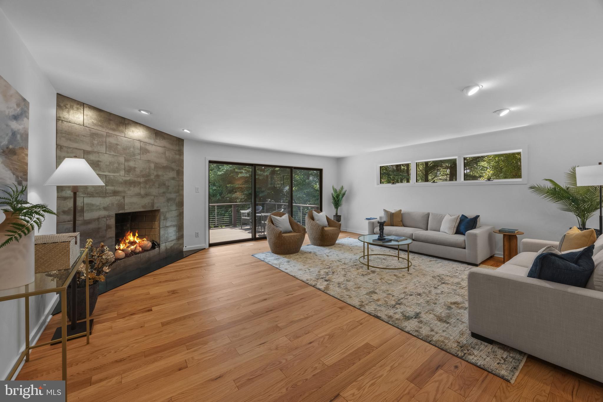 917 Childs Point Road Annapolis, MD 21401 - Photo 16 of 40 Family room with fireplace