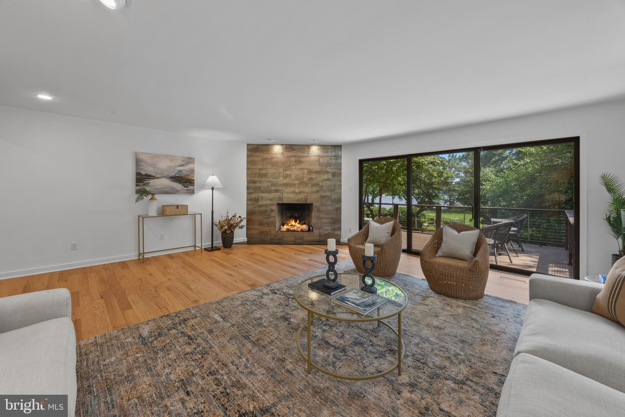 917 Childs Point Road Annapolis, MD 21401 - Photo 17 of 40 Family room with exterior access