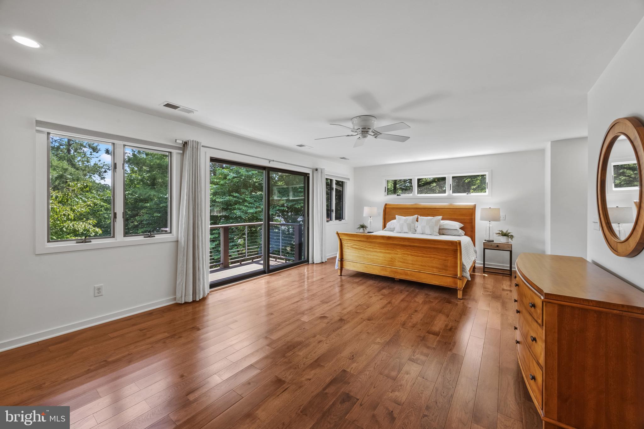 917 Childs Point Road Annapolis, MD 21401 - Photo 25 of 40 Primary suite with private balcony