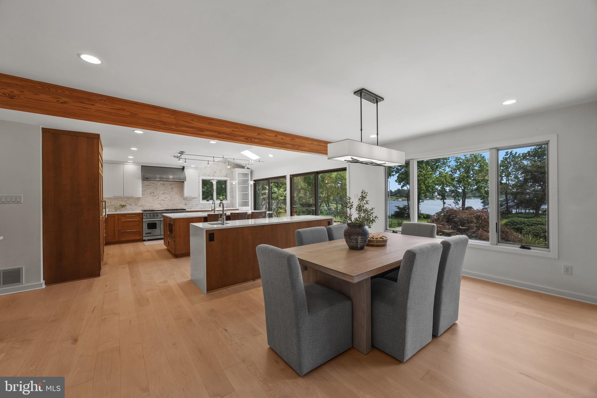 917 Childs Point Road Annapolis, MD 21401 - Photo 9 of 40 Gourmet Kitchen and dining area