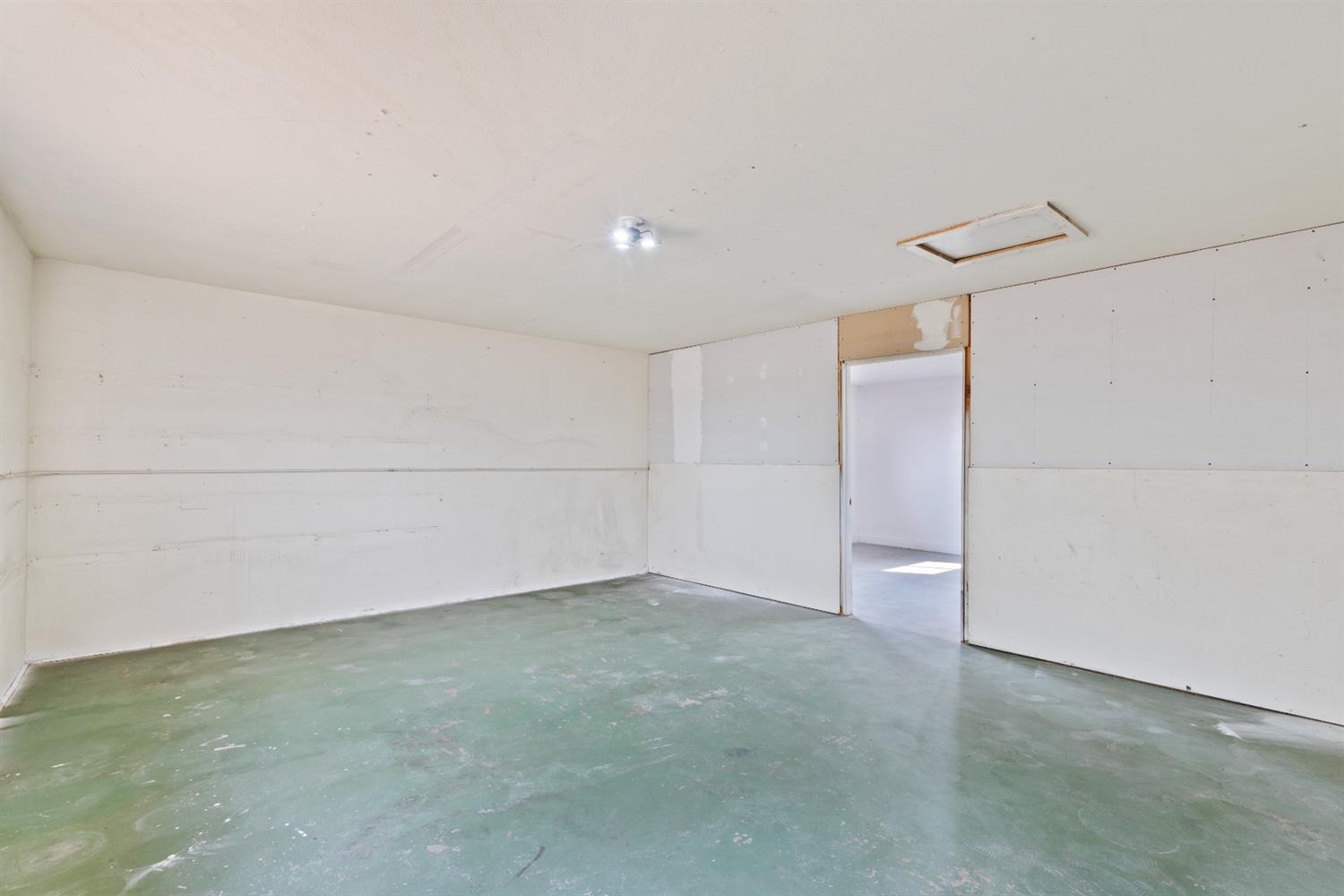 16936 Monreal Road Madera, CA 93636 - Photo 30 of 36 Gallery Image 30