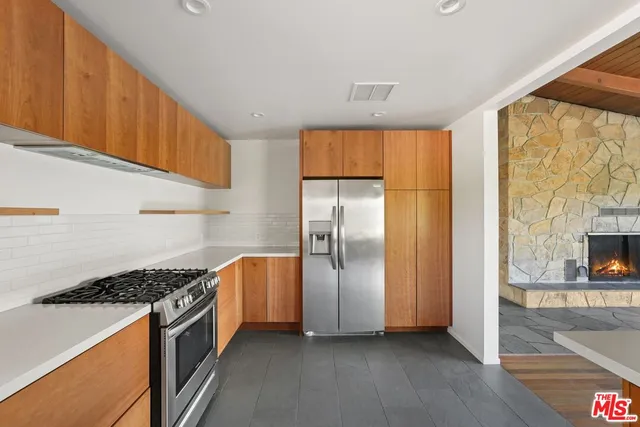 $9,000 | 21277 Entrada Road, Topanga, CA 90290