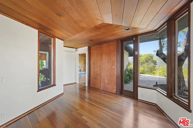 $9,000 | 21277 Entrada Road, Topanga, CA 90290