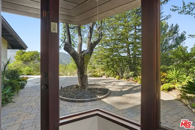 $9,000 | 21277 Entrada Road, Topanga, CA 90290