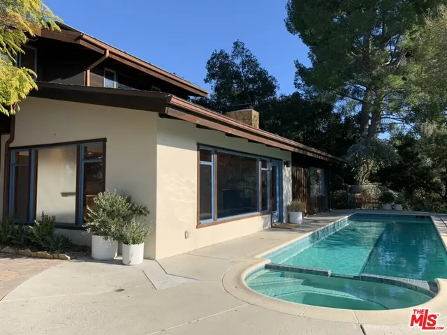 $9,000 | 21277 Entrada Road, Topanga, CA 90290