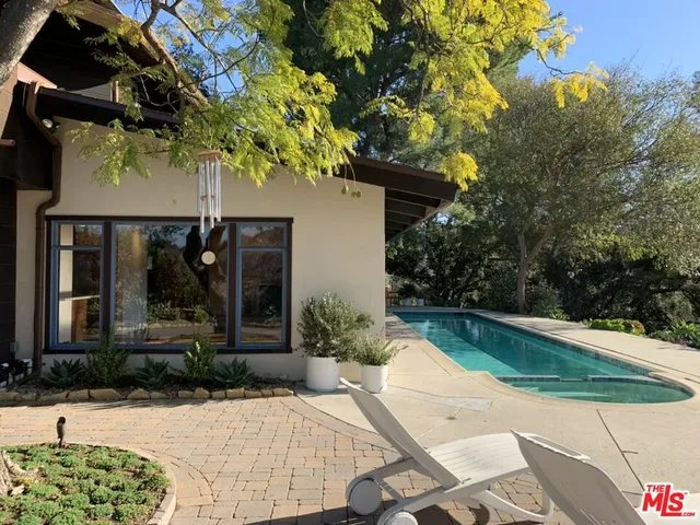 $9,000 | 21277 Entrada Road, Topanga, CA 90290