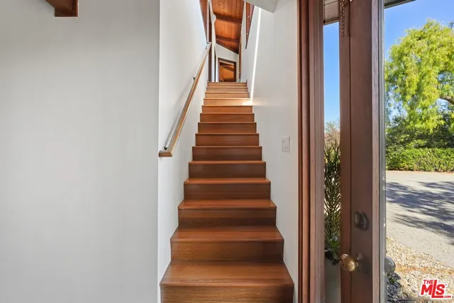 $9,000 | 21277 Entrada Road, Topanga, CA 90290