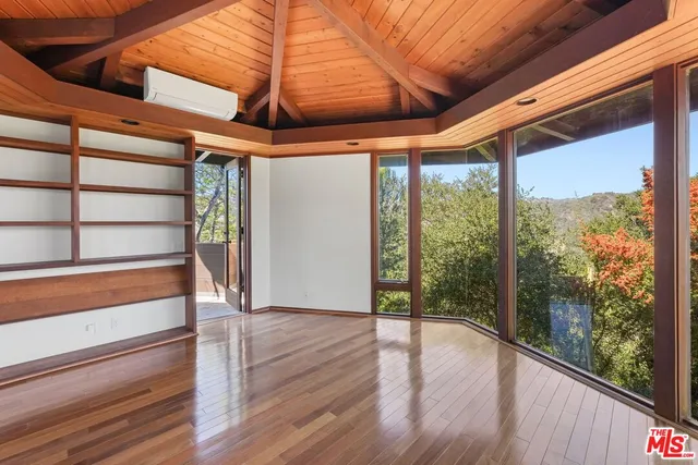 $9,000 | 21277 Entrada Road, Topanga, CA 90290