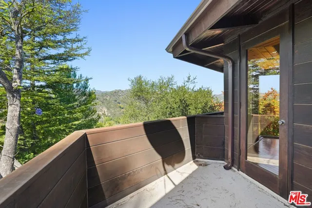 $9,000 | 21277 Entrada Road, Topanga, CA 90290