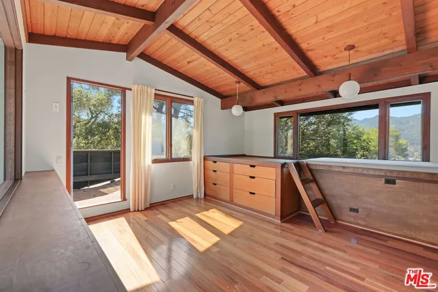 $9,000 | 21277 Entrada Road, Topanga, CA 90290