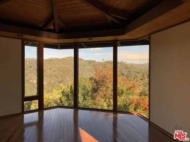 $9,000 | 21277 Entrada Road, Topanga, CA 90290