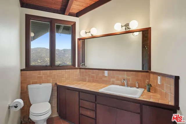 $9,000 | 21277 Entrada Road, Topanga, CA 90290