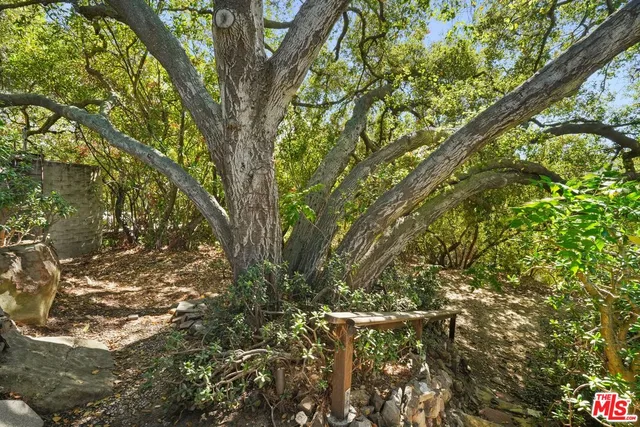 $9,000 | 21277 Entrada Road, Topanga, CA 90290