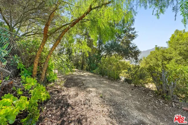 $9,000 | 21277 Entrada Road, Topanga, CA 90290