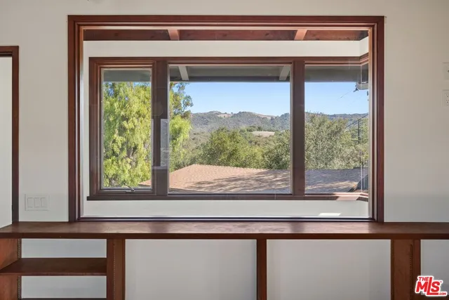 $9,000 | 21277 Entrada Road, Topanga, CA 90290