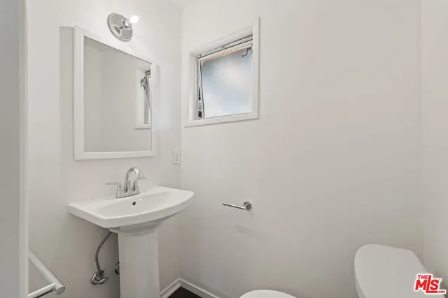 $9,000 | 21277 Entrada Road, Topanga, CA 90290