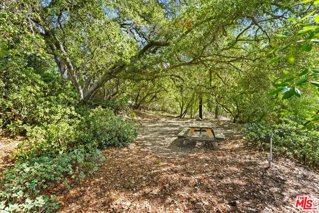 $9,000 | 21277 Entrada Road, Topanga, CA 90290