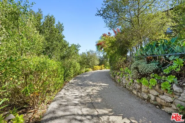 $9,000 | 21277 Entrada Road, Topanga, CA 90290