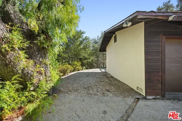 $9,000 | 21277 Entrada Road, Topanga, CA 90290
