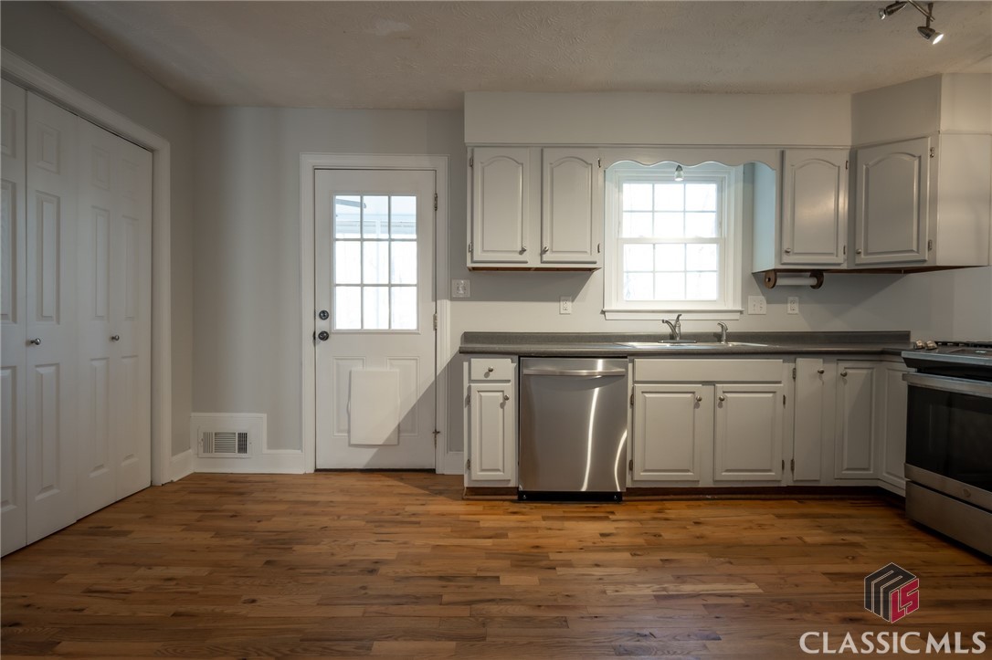 1561 Robinhood Road Watkinsville, GA 30677 - Photo 14 of 38 Gallery Image 14