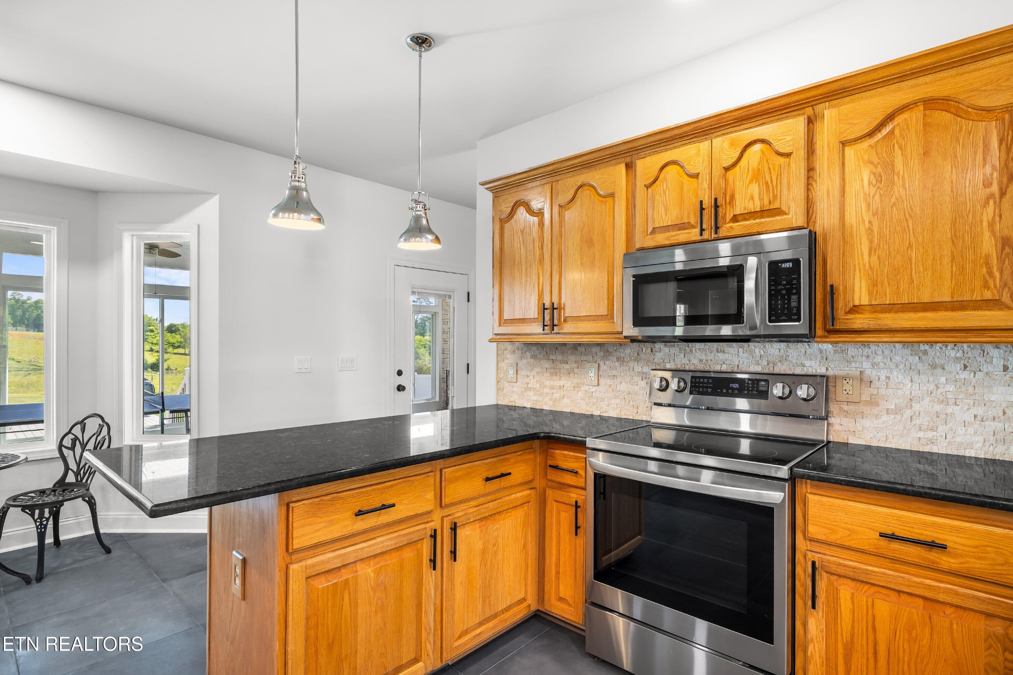 818 Springtime Trail Seymour, TN 37865 - Photo 10 of 38 Gallery Image 10