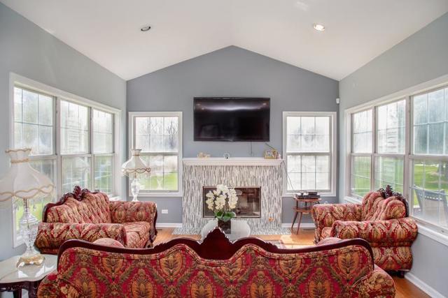 415 Ginger Lane Elgin, IL 60120 - Photo 8 of 27