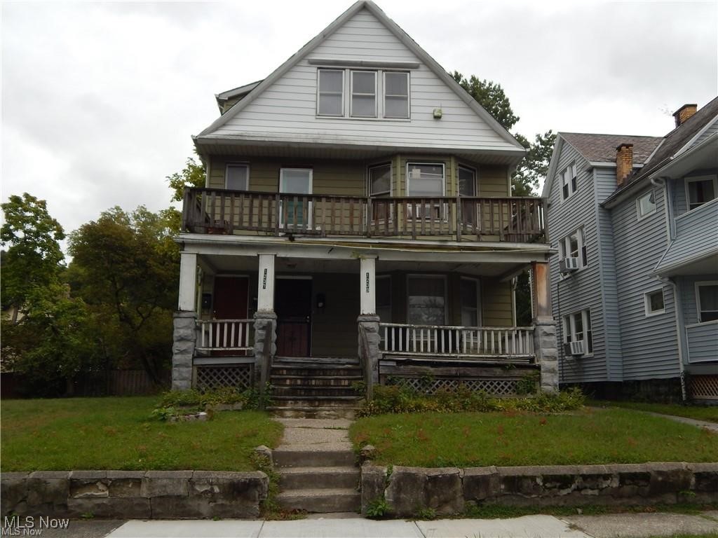 View of front of property featuring a porch