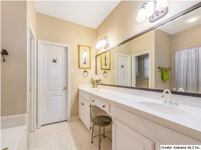 208 Creden Circle Alabaster, AL 35007 - Photo 11 of 31