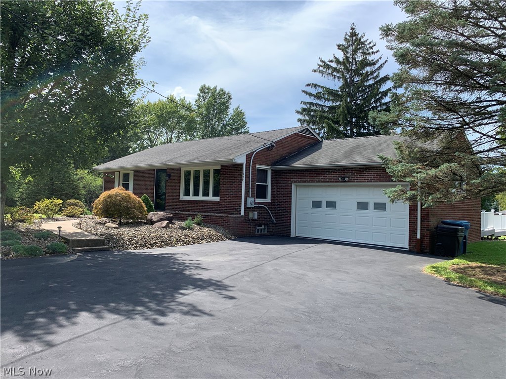 399 Howland Wilson Road Northeast Warren, OH 44484 - Photo 6 of 35 Gallery Image 6
