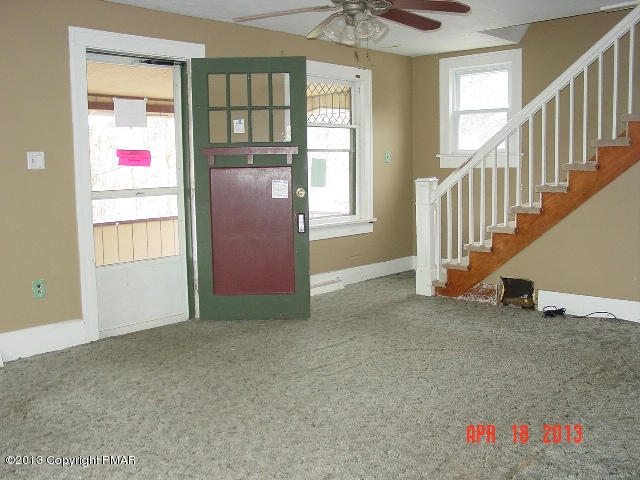 22 Ridge Street Dallas, PA 18612 - Photo 6 of 17 Living room full view