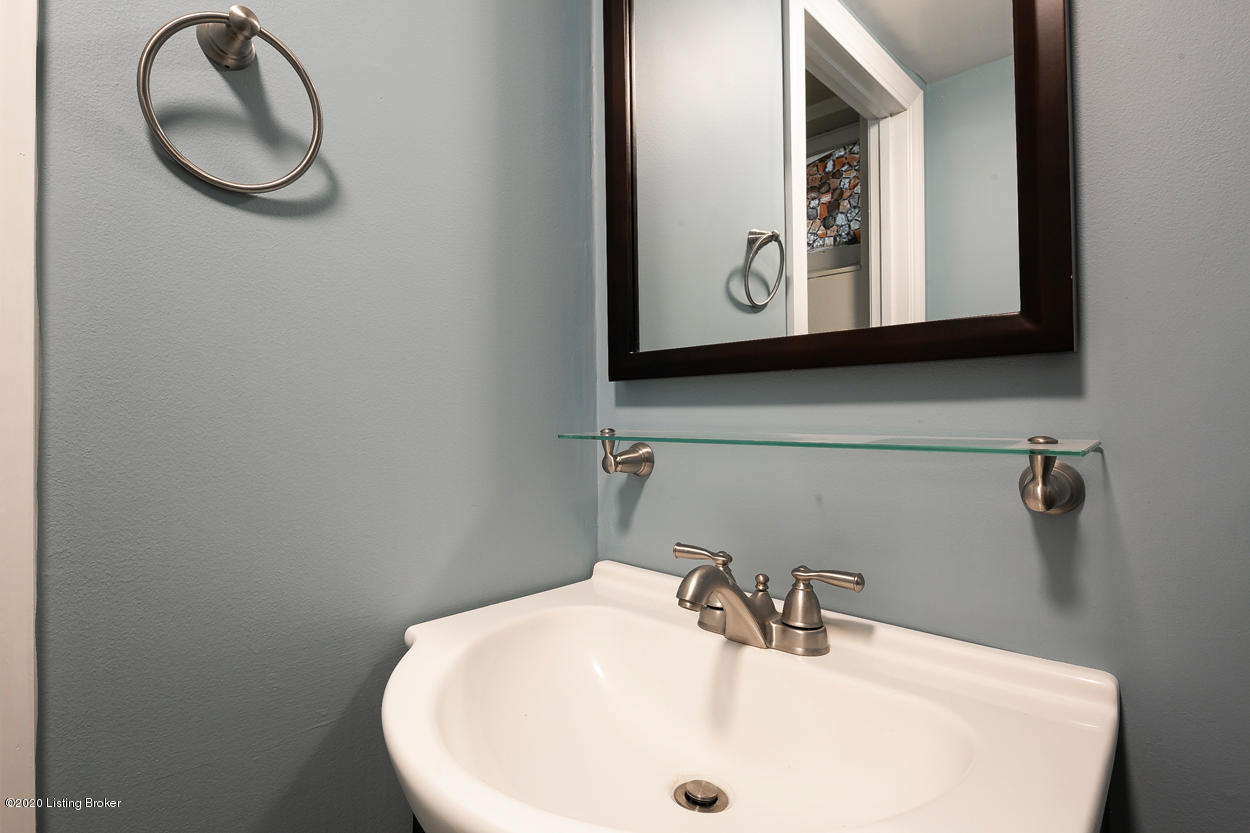 3606 Lexington Road Louisville, KY 40207 - Photo 23 of 24 Half Bath