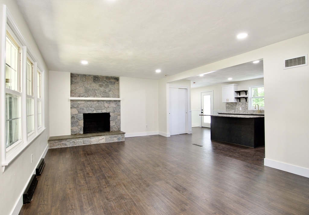 12 Dwight Street Hatfield, MA 01038 - Photo 8 of 42