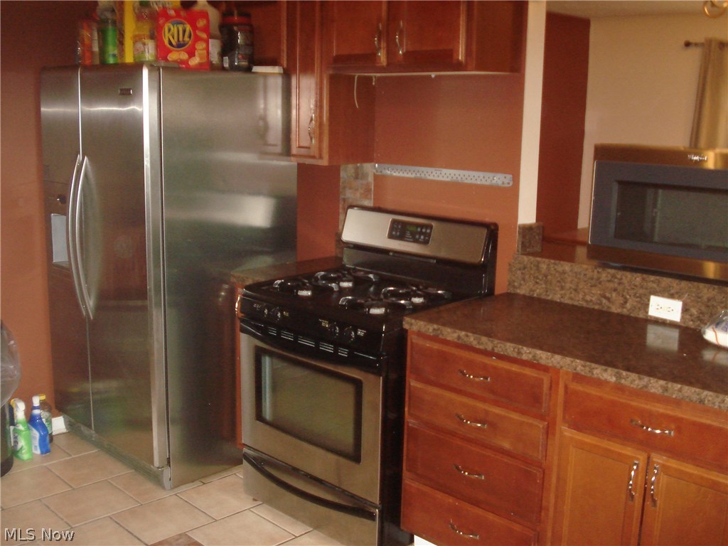 26200 Tryon Road Bedford, OH 44146 - Photo 4 of 20 Gallery Image 4